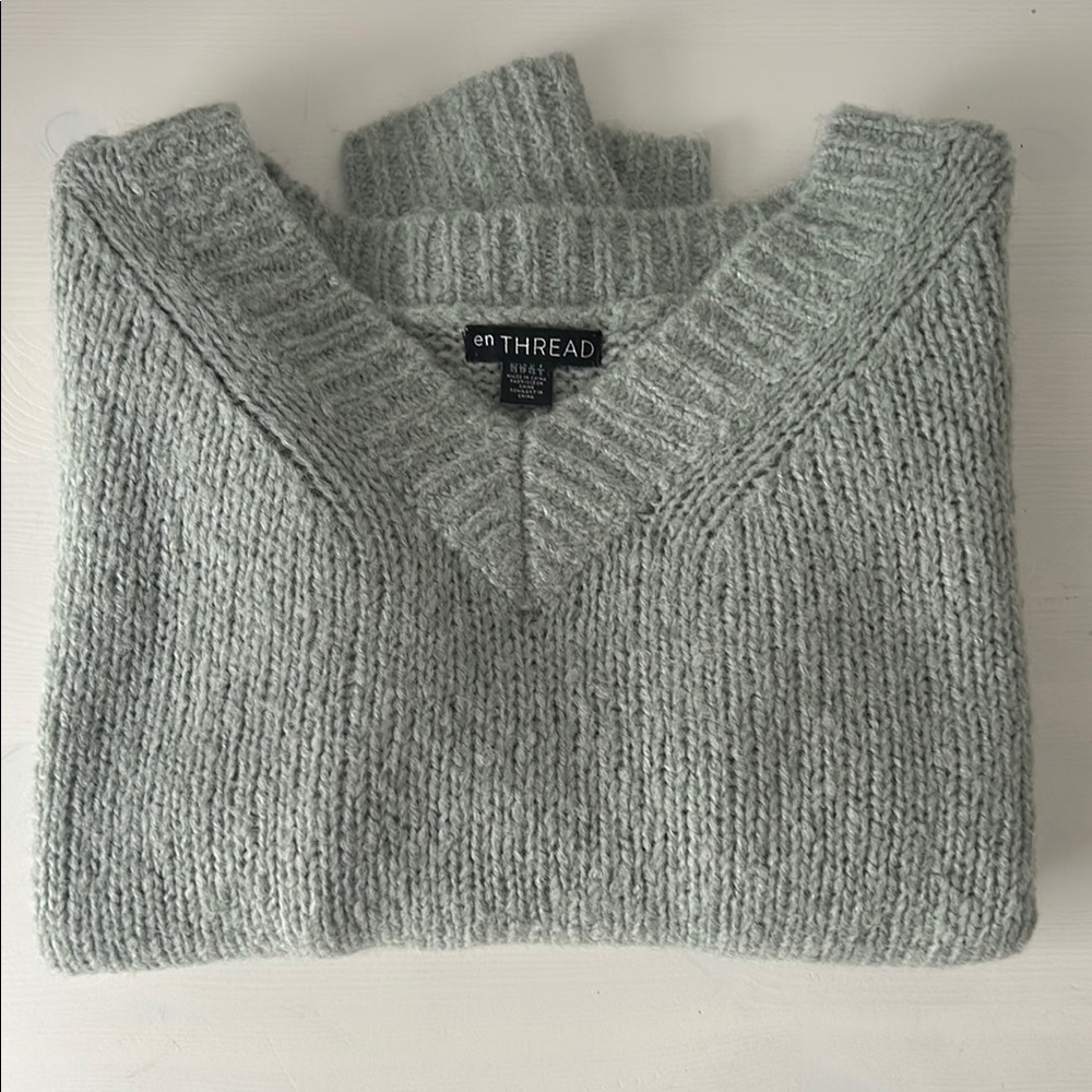 Women's V-Neck Sweater - Soft Green